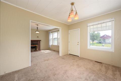 4011 N Maple St, Spokane, WA 99205 photo 2
