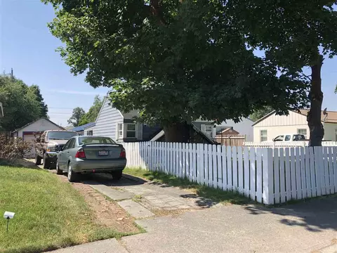 1418 Everett Ave, Spokane, WA 99207 photo 3