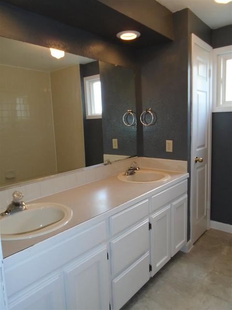 307 E Crown Ave, Spokane, WA 99207 photo 14