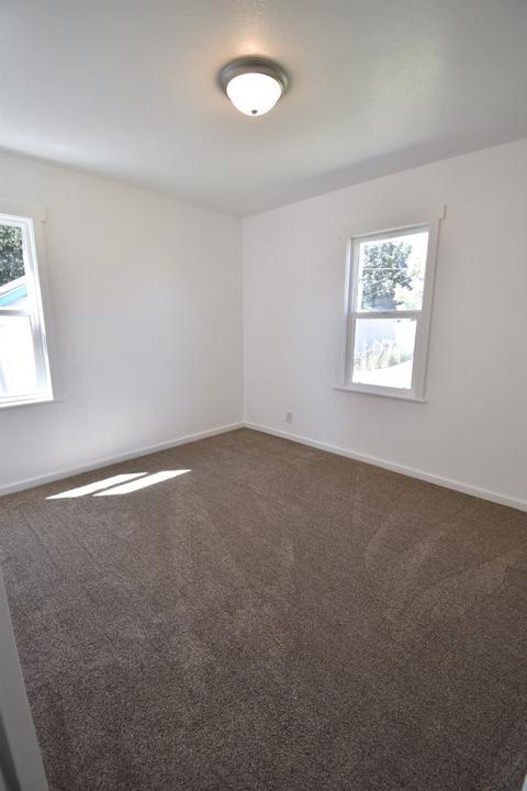 2029 E Heroy Ave, Spokane, WA 99207 photo 9