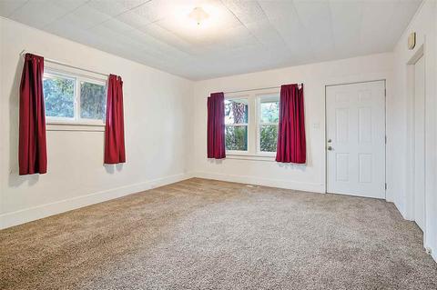 802 E Sanson Ave, Spokane, WA 99207 photo 5