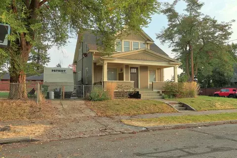 1911 E Queen St, Spokane, WA 99207 photo 2