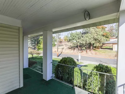 334 E 16th Ave, Spokane, WA 99203 photo 3