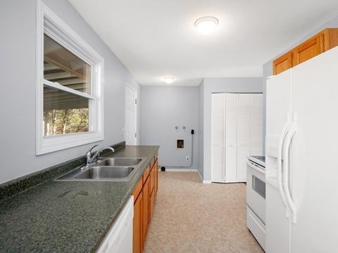 411 E Cozza Dr, Spokane, WA 99208 photo 9