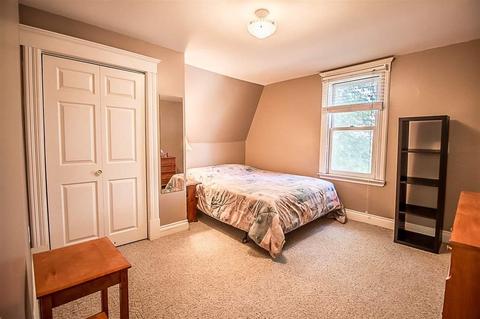 938 E Baldwin Ave, Spokane, WA 99207 photo 15