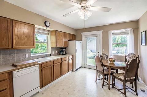 938 E Baldwin Ave, Spokane, WA 99207 photo 6
