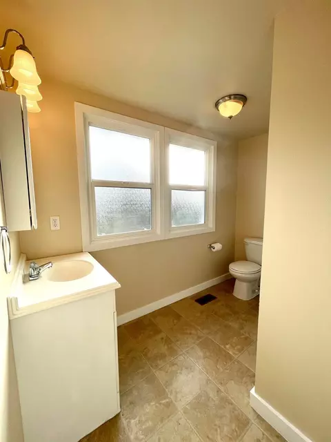 1218 E Queen Ave, Spokane, WA 99207 photo 9
