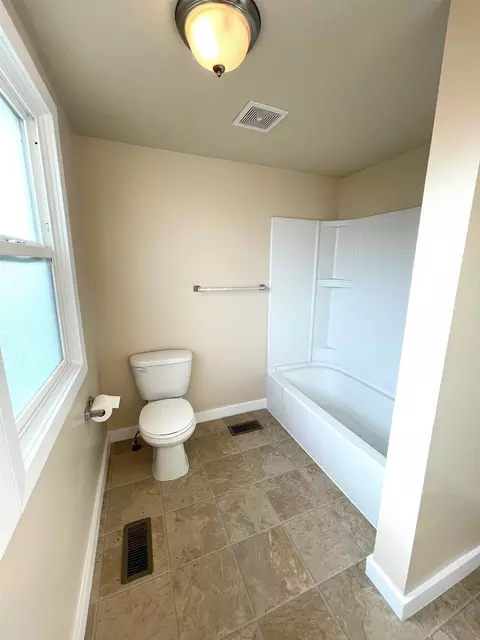 1218 E Queen Ave, Spokane, WA 99207 photo 10