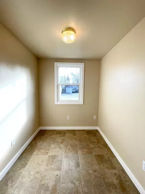 1218 E Queen Ave, Spokane, WA 99207 photo 7
