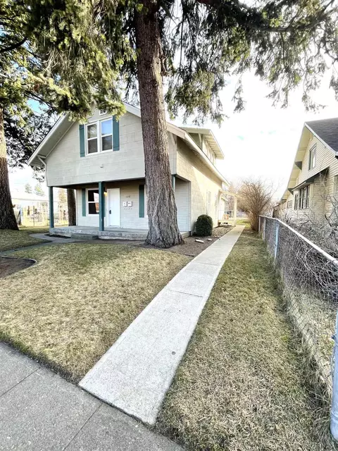 1218 E Queen Ave, Spokane, WA 99207 photo 2