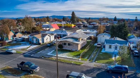 904 E Broad Ave, Spokane, WA 99207 photo 31