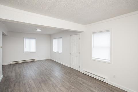 208 E Sanson Ave, Spokane, WA 99207 photo 4