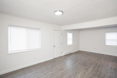 208 E Sanson Ave, Spokane, WA 99207 photo 5