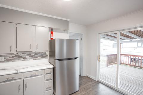 208 E Sanson Ave, Spokane, WA 99207 photo 9