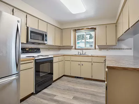 312 E Sierra Ct, Spokane, WA 99208 photo 6