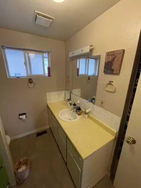 2017 E Mission Ave, Spokane, WA 99202 photo 9