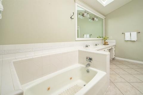 1034 E Overbluff Rd, Spokane, WA 99203 photo 31