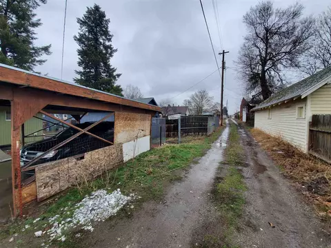 1406 E Olympic Ave, Spokane, WA 99207 photo 24