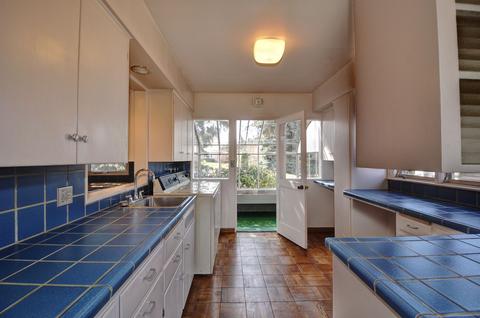 1115 E Overbluff Rd, Spokane, WA 99203 photo 11