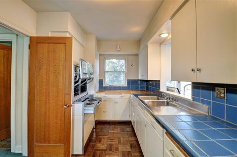 1115 E Overbluff Rd, Spokane, WA 99203 photo 12