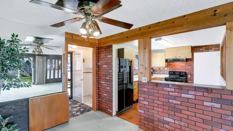 318 E Cozza Dr, Spokane, WA 99208 photo 8