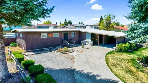 318 E Cozza Dr, Spokane, WA 99208 photo 1