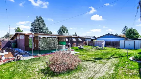 318 E Cozza Dr, Spokane, WA 99208 photo 31