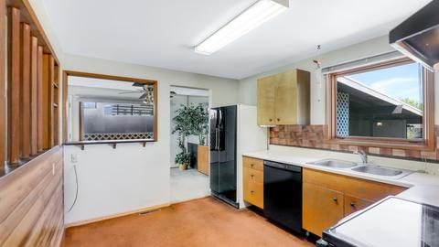 318 E Cozza Dr, Spokane, WA 99208 photo 9