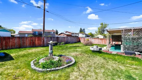 318 E Cozza Dr, Spokane, WA 99208 photo 33