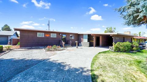 318 E Cozza Dr, Spokane, WA 99208 photo 2