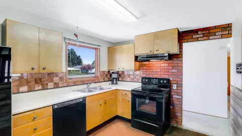 318 E Cozza Dr, Spokane, WA 99208 photo 10