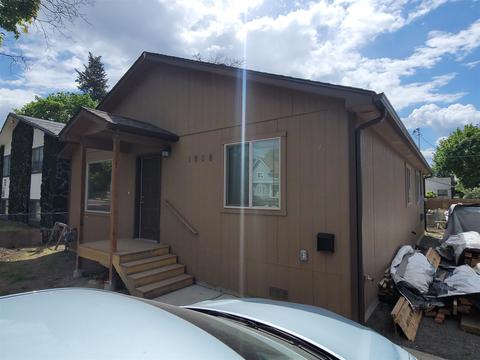 1908 E Wellesley Ave, Spokane, WA 99207 photo 4