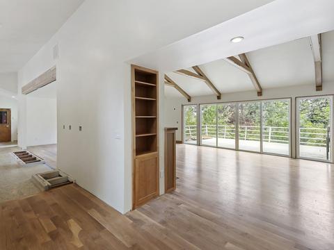 825 E Crest Rd, Spokane, WA 99203 photo 5