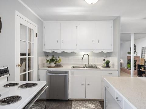 529 E Sanson Ave, Spokane, WA 99207 photo 11