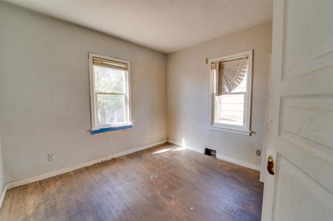 528 E Longfellow Ave, Spokane, WA 99207 photo 6