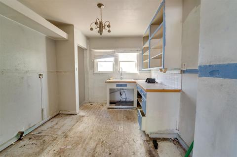 528 E Longfellow Ave, Spokane, WA 99207 photo 5