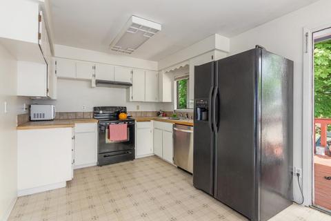 703 E Cascade Pl, Spokane, WA 99208 photo 5