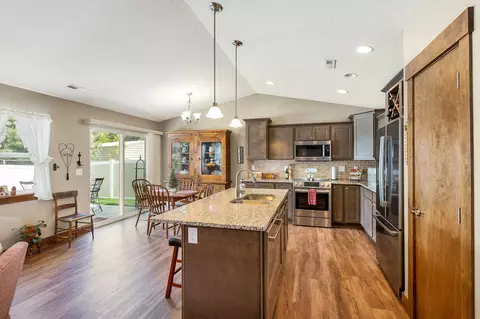 613 E Canterbury Ln, Colbert, WA 99005 photo 7