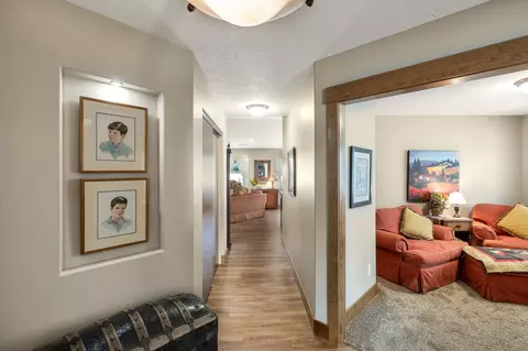 613 E Canterbury Ln, Colbert, WA 99005 photo 4