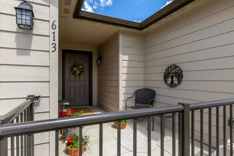 613 E Canterbury Ln, Colbert, WA 99005 photo 3