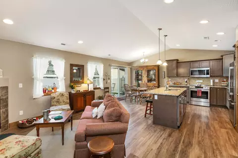 613 E Canterbury Ln, Colbert, WA 99005 photo 6