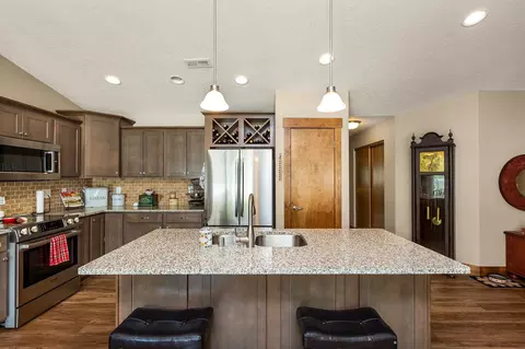 613 E Canterbury Ln, Colbert, WA 99005 photo 11