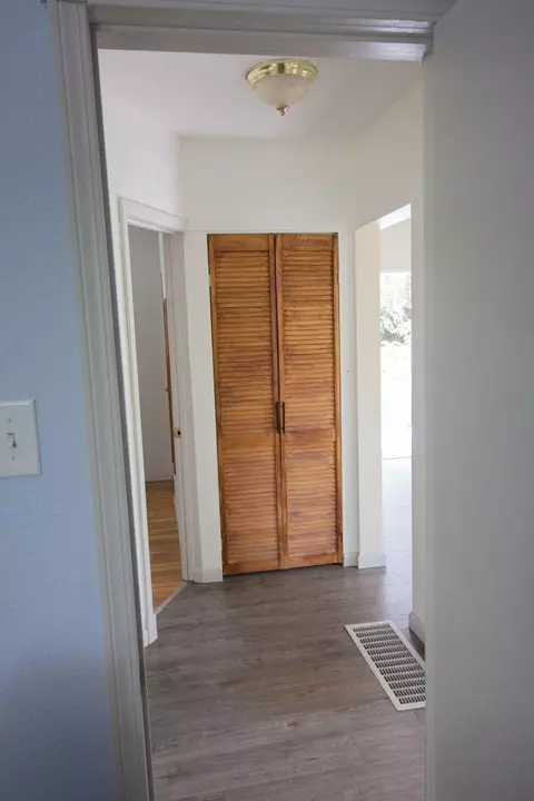 3904 E 8th Ave, Spokane, WA 99202 photo 11