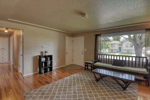 527 E Olympic Ave, Spokane, WA 99207 photo 4