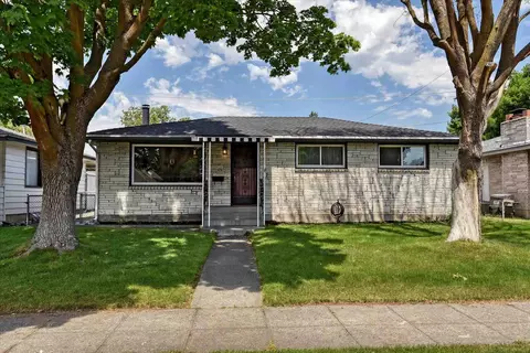 527 E Olympic Ave, Spokane, WA 99207 photo 1