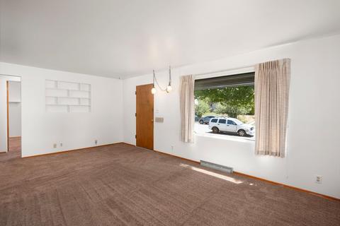 2223 E Hoffman Ave, Spokane, WA 99207 photo 4