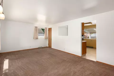 2223 E Hoffman Ave, Spokane, WA 99207 photo 2
