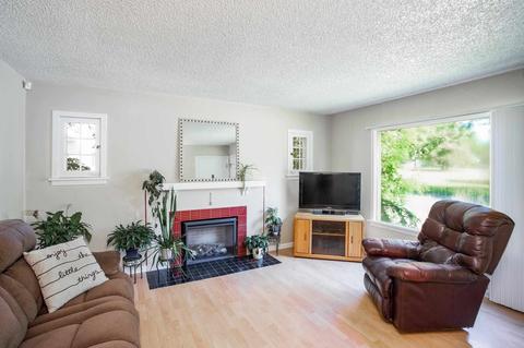 2002 E Gordon Ave, Spokane, WA 99207 photo 4