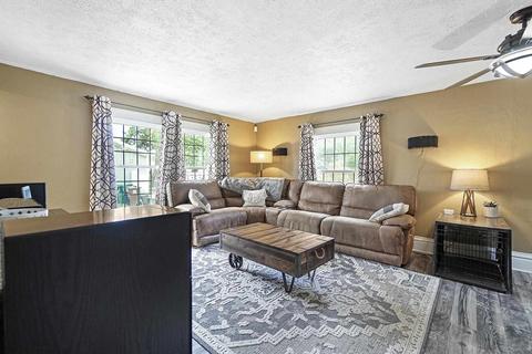 627 E Hoffman Ave, Spokane, WA 99207 photo 8