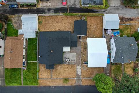 627 E Hoffman Ave, Spokane, WA 99207 photo 32